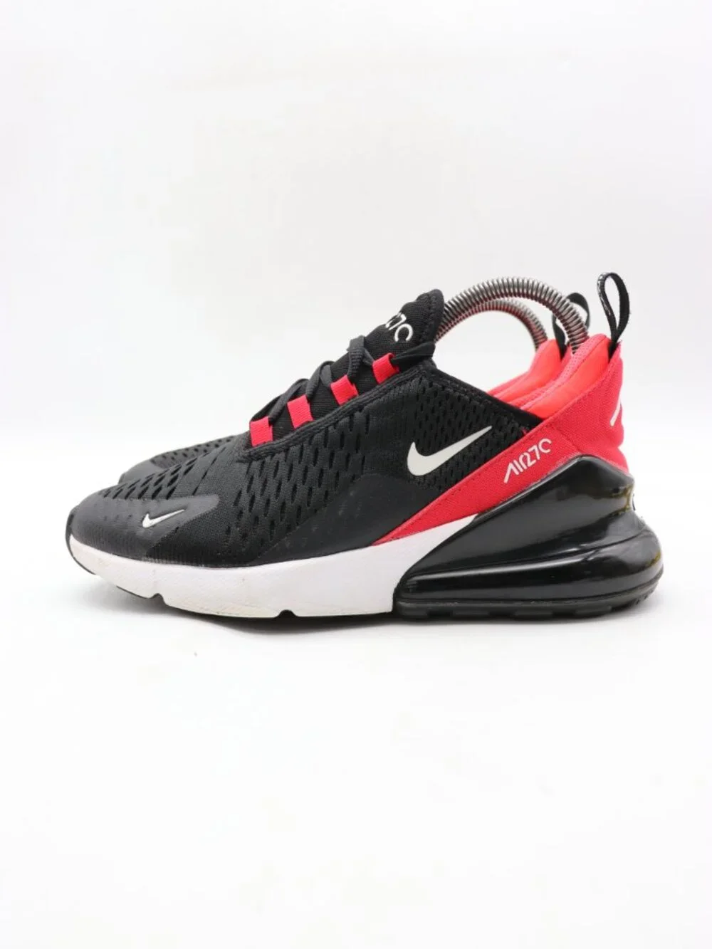 Nike Air Max 270 Red Black Youth 5.5 Womens 7 Low Top Lace-Up Running 943345-025